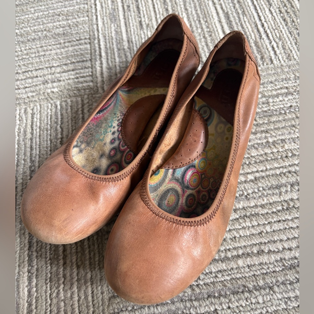 Born Brown Leather Women's Flats